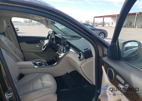 2016 Mercedes-Benz Glc 300 from USA, damaged, VIN WDC0G4JB8GF019352